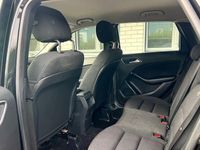 Gebraucht Mercedes B180 122 PS (89 kW) 2012 Schwarz Van / Kleinbus