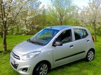 Gebraucht Hyundai i10 69 PS (50 kW) 2012 Silber metallic Kleinwagen