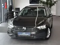 Gebraucht VW Passat 150 PS (110 kW) 2023 Grau Kombi