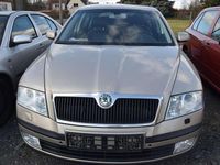 Gebraucht Skoda Octavia Elegance 116 PS (85 kW) 2005 Saharabeige metallic Limousine