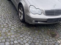 Gebraucht Mercedes C220 150 PS (110 kW) 2006 Gold Kombi