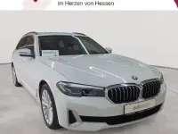 Gebraucht BMW 520 Luxury Line 184 PS (135 kW) 2023 Mineralweiß metallic Kombi