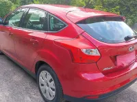 Gebraucht Ford Focus Trend 100 PS (73 kW) 2014 Rot Limousine