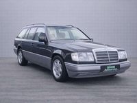 Gebraucht Mercedes E230 132 PS (97 kW) 1992 Schwarz Kombi