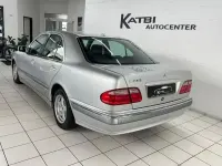 Gebraucht Mercedes E240 Elegance 170 PS (125 kW) 2001 Grau Limousine