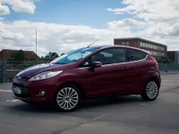 Gebraucht Ford Fiesta Titanium 82 PS (60 kW) 2010 Violet Limousine