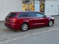 Gebraucht Ford Mondeo Titanium 165 PS (121 kW) 2019 Rot Limousine