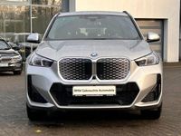 Gebraucht BMW iX1 M Sport 150 kW (204 PS) 2025 Spacesilber metallic SUV