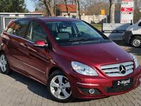 Gebraucht Mercedes B200 136 PS (100 kW) 2009 Rot Van / Kleinbus