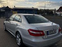 Gebraucht Mercedes E220 Avantgarde 170 PS (125 kW) 2011 Silber Limousine