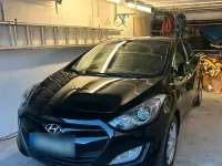 Gebraucht Hyundai i30 Premium 99 PS (72 kW) 2012 Schwarz Limousine
