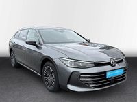 Gebraucht VW Passat Elegance 150 PS (110 kW) 2025 Grau Kombi