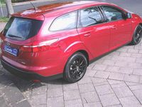 Gebraucht Ford Focus Trend 101 PS (74 kW) 2015 Red candy/candy red Kombi