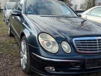 Gebraucht Mercedes E240 177 PS (130 kW) 2002 Schwarz Limousine