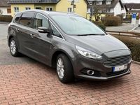 Gebraucht Ford S-MAX Titanium 150 PS (110 kW) 2017 Grau Van / Kleinbus