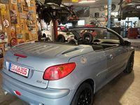 Gebraucht Peugeot 206 CC 108 PS (79 kW) 2004 Blau Cabrio