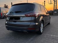 Gebraucht Ford S-MAX S 179 PS (131 kW) 2018 Grau Van / Kleinbus