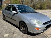 Gebraucht Ford Focus Ghia 101 PS (74 kW) 1999 Silber Limousine