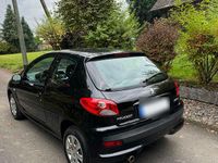 Gebraucht Peugeot 206 75 PS (55 kW) 2010 Schwarz Limousine
