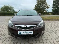 Gebraucht Opel Astra Innovation 140 PS (102 kW) 2012 Braun Limousine