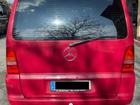 Gebraucht Mercedes V220 122 PS (89 kW) 2000 Rot Van / Kleinbus
