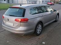 Gebraucht VW Passat 120 PS (88 kW) 2015 Silber Kombi