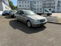 Gebraucht Mercedes E220 150 PS (110 kW) 2004 Silber Limousine