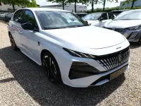 Neu Peugeot 308 GT 131 PS (96 kW) 2026 Okenit weiss metallic Limousine