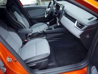 Gebraucht Renault Clio V Techno 90 PS (66 kW) 2024 Orange (metallic) Kleinwagen