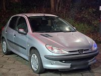 Gebraucht Peugeot 206 75 PS (55 kW) 1999 Silber Kleinwagen