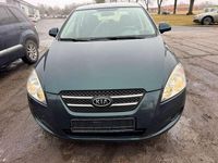 Gebraucht Kia Ceed LX 109 PS (80 kW) 2008 Yorkshiregrün met. Kleinwagen