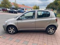 Gebraucht Toyota Yaris 87 PS (63 kW) 2005 Silber Kleinwagen