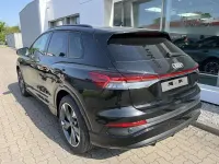 Neu Audi Q4 e-tron S-Line 210 kW (286 PS) 2026 Mythosschwarz metallic SUV