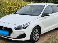 Gebraucht Hyundai i30 140 PS (102 kW) 2018 Weiß Limousine