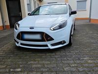Gebraucht Ford Focus ST 275 PS (202 kW) 2014 Weiß Limousine