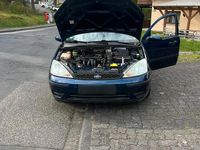 Second-hand Ford Focus 101 CP (74 kW) 2004 Albastru Break