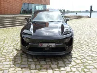 Second-hand Porsche Macan 4 Electric 300 kW (408 CP) 2024 Negru SUV
