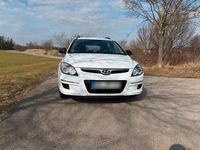 Gebraucht Hyundai i30 108 PS (79 kW) 2009 Weiß Kombi