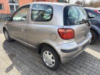Gebraucht Toyota Yaris 65 PS (47 kW) 2005 Silber Kleinwagen