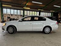 Gebraucht VW Passat 140 PS (102 kW) 2012 Weiß Limousine