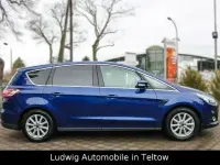 Gebraucht Ford S-MAX Titanium 239 PS (175 kW) 2017 Blau Van / Kleinbus