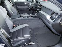 Neu Volvo XC60 Plus 455 PS (334 kW) 2025 Blau SUV