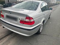 Second-hand BMW 318 143 CP (105 kW) 2003 Argintiu Berlinǎ