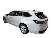 Gebraucht VW Passat Elegance 150 PS (110 kW) 2025 Oryxweiß perlmutteffekt Kombi