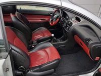 Gebraucht Peugeot 206 CC 109 PS (80 kW) 2002 Silber Cabrio
