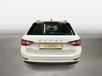 Gebraucht Skoda Superb Ambition 190 PS (139 kW) 2022 Moon weiss perleffekt Kombi