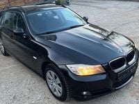 Gebraucht BMW 318 Basis 143 PS (105 kW) 2011 Schwarz Kombi