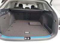 Neu Skoda Superb Selection 150 PS (110 kW) 2025 Kristallweiß uni Kombi
