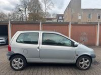 Second-hand Renault Twingo 58 CP (42 kW) 2001 Argintiu Hatchback