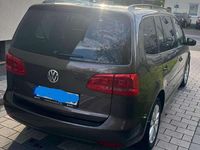 Gebraucht VW Touran Highline 140 PS (102 kW) 2012 Braun Van / Kleinbus